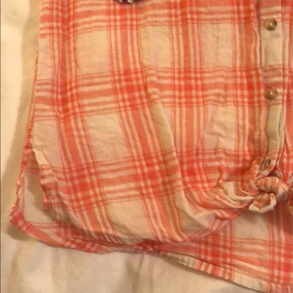 2/ $10 Maurices Button Down Tank - Picture 4 of 5